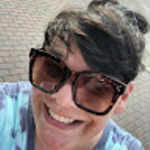 Meet your Posher, Andrea b.